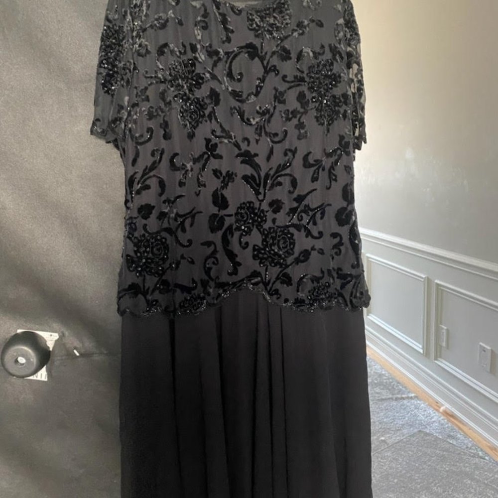 J KARA NEW YORK LADIES EVENING DRESS